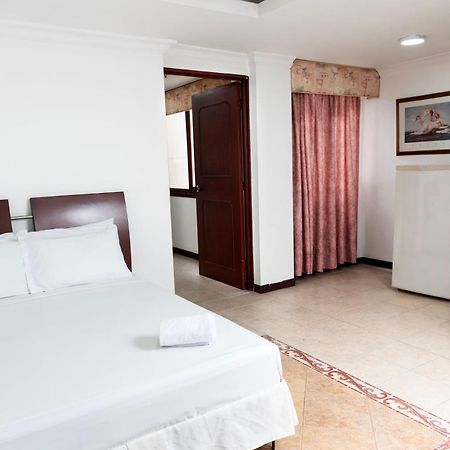 Hotel Plaza Las Americas Калі Екстер'єр фото