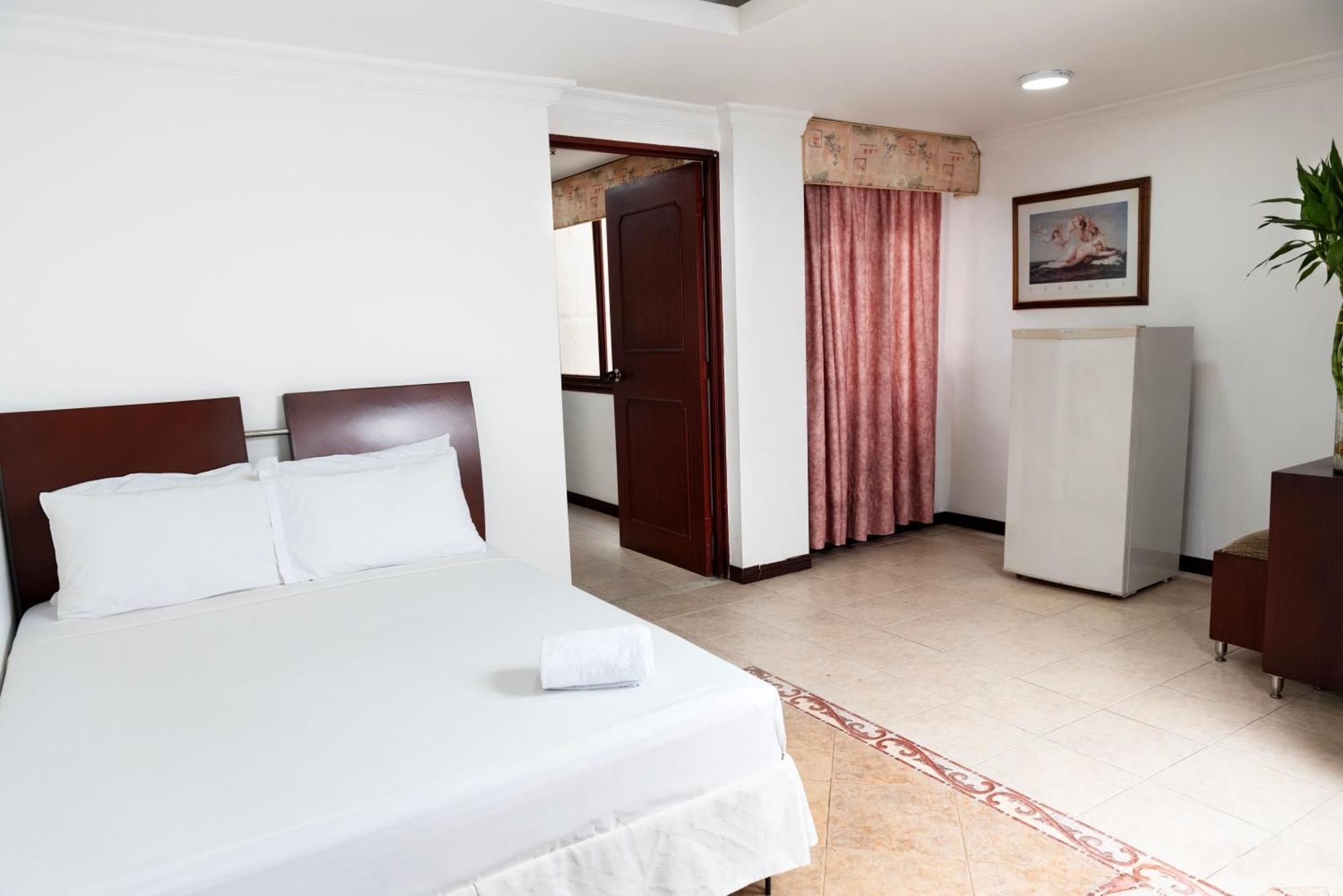 Hotel Plaza Las Americas Калі Екстер'єр фото